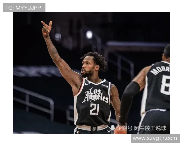 荷甲芬洛与费耶诺德比赛因不明原因中断引发球迷热议 荷甲芬洛与费耶诺德比赛因不明原因中断引发球迷热议